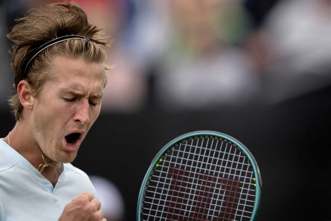 Alex de Minaur tositoimissa (Kuva: AOP)