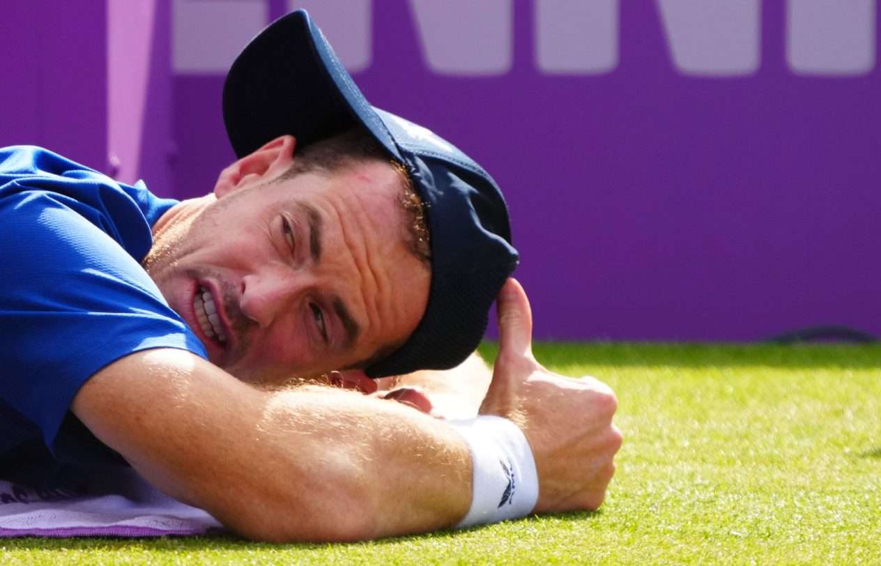 Andy Murray makaa maassa (Kuva: AOP)
